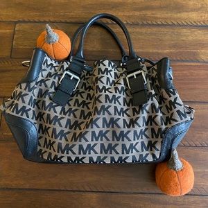 Large Michael Kors Purse • Like New Condition